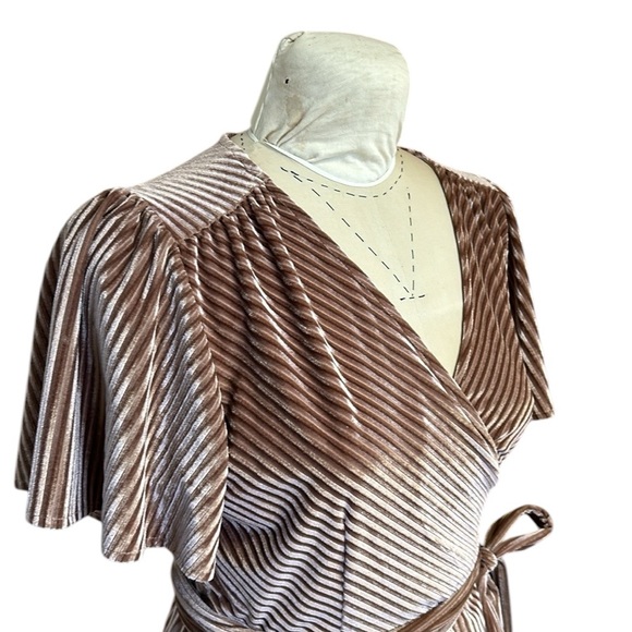 BALTIC BORN Women’s Andi Ribbed Velvet Wrap Dress Maxi Champagne Wedding XXL - Picture 12 of 17